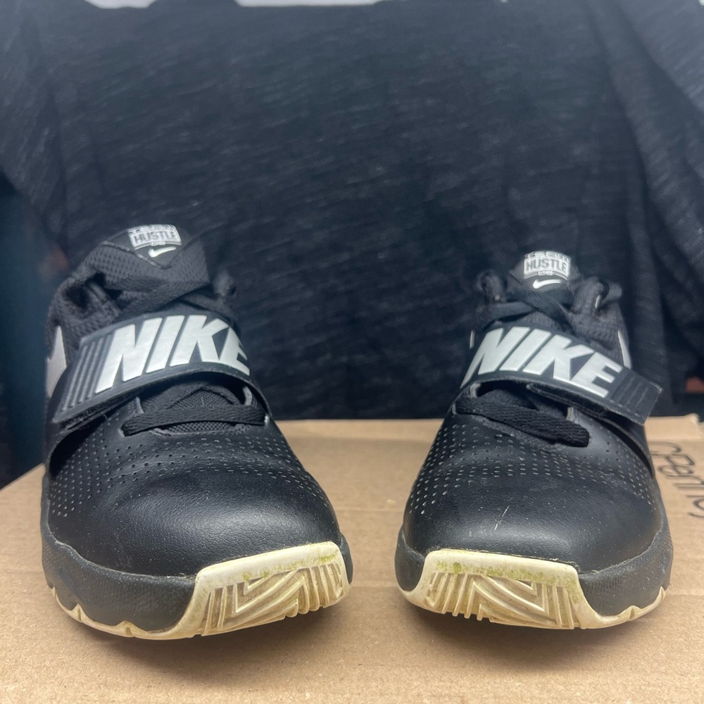 Boys Size 7 Nikes